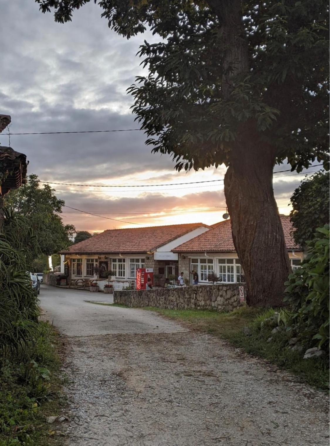 Hostel Gulpiyuri Llanes Villahormes Esterno foto